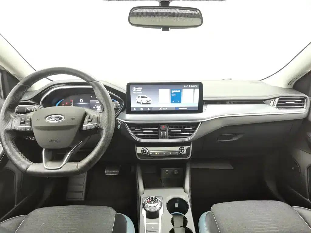2021 Ford Focus Shooting Brake EcoBoost 180 Automatic Shooting Edition — миниатюра 5