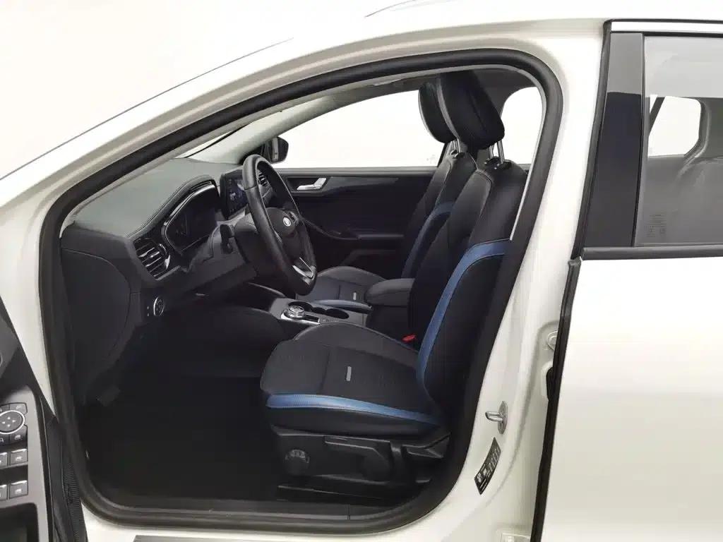 2021 Ford Focus Shooting Brake EcoBoost 180 Automatic Shooting Edition — миниатюра 10