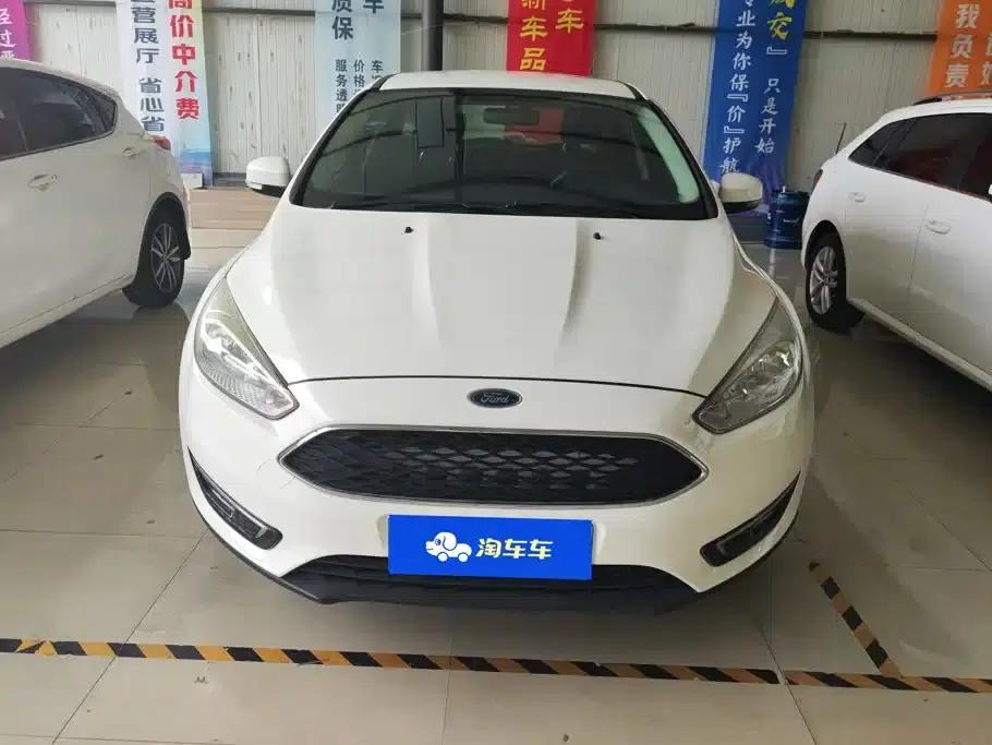 Ford Focus 2015 Hatchback 1.6L Automatic Comfort — миниатюра 2
