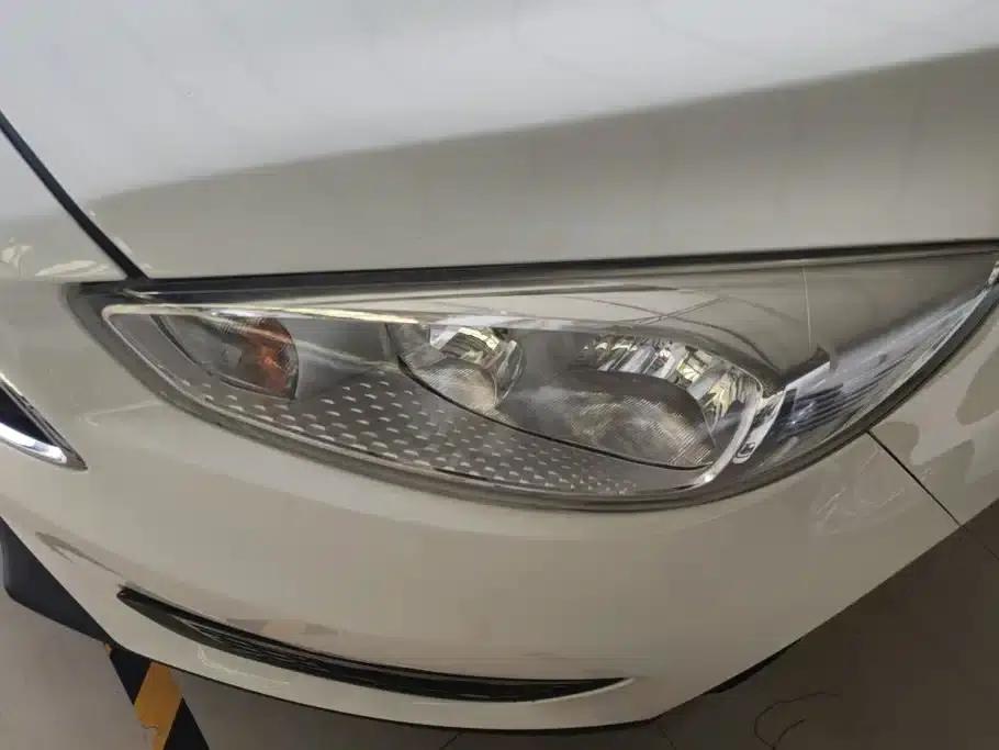 Ford Focus 2015 Hatchback 1.6L Automatic Comfort — миниатюра 5