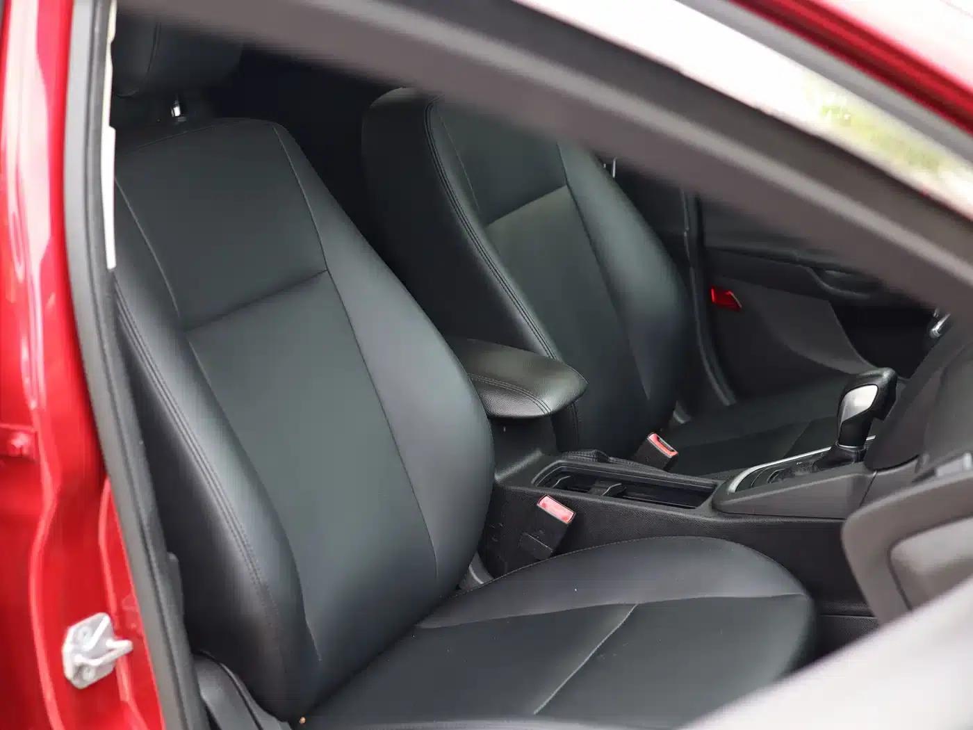 Ford Focus 2018 Hatchback Classic 1.6L Automatic Comfort Smart Edition — миниатюра 20