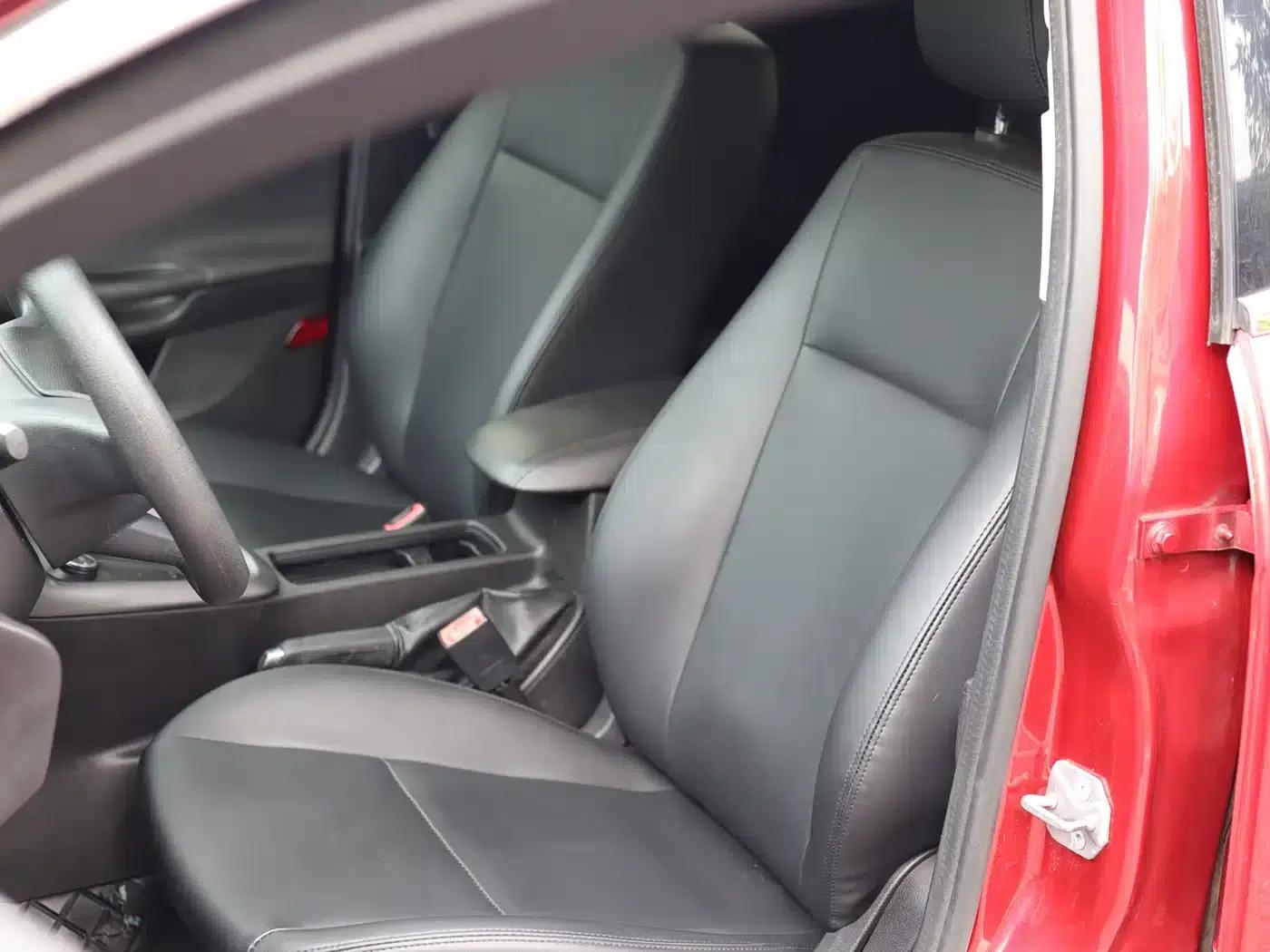 Ford Focus 2018 Hatchback Classic 1.6L Automatic Comfort Smart Edition — миниатюра 25