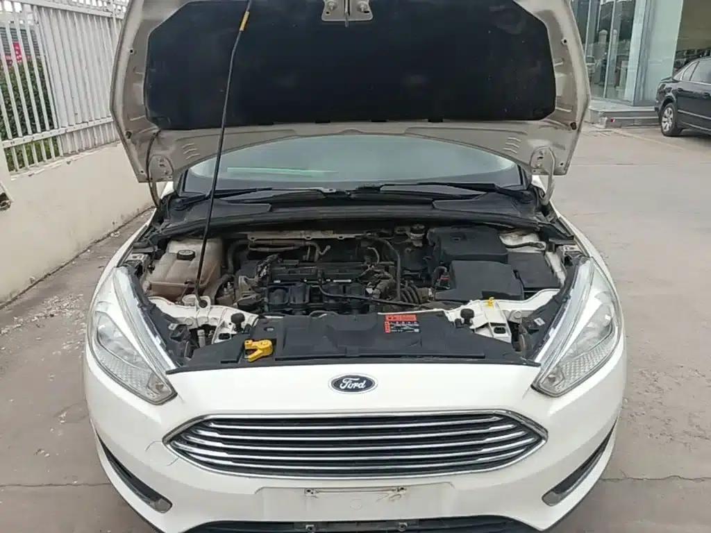 Ford Focus 2017 Sedan 1.6L Automatic Fashion Smart Edition — миниатюра 20