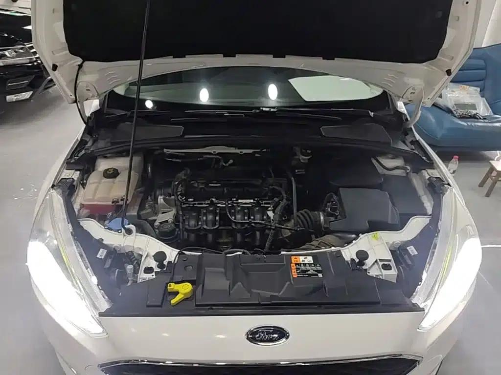 Ford Focus 2018 Hatchback Classic 1.6L Automatic Comfort Smart Edition — миниатюра 20