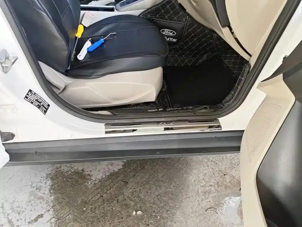 Ford Focus 2017 Sedan 1.6L Automatic Comfort Smart Edition — миниатюра 21