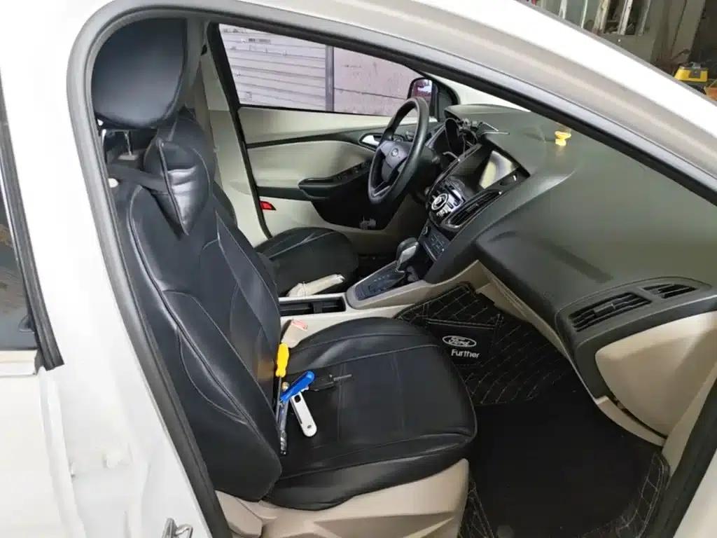 Ford Focus 2017 Sedan 1.6L Automatic Comfort Smart Edition — миниатюра 25