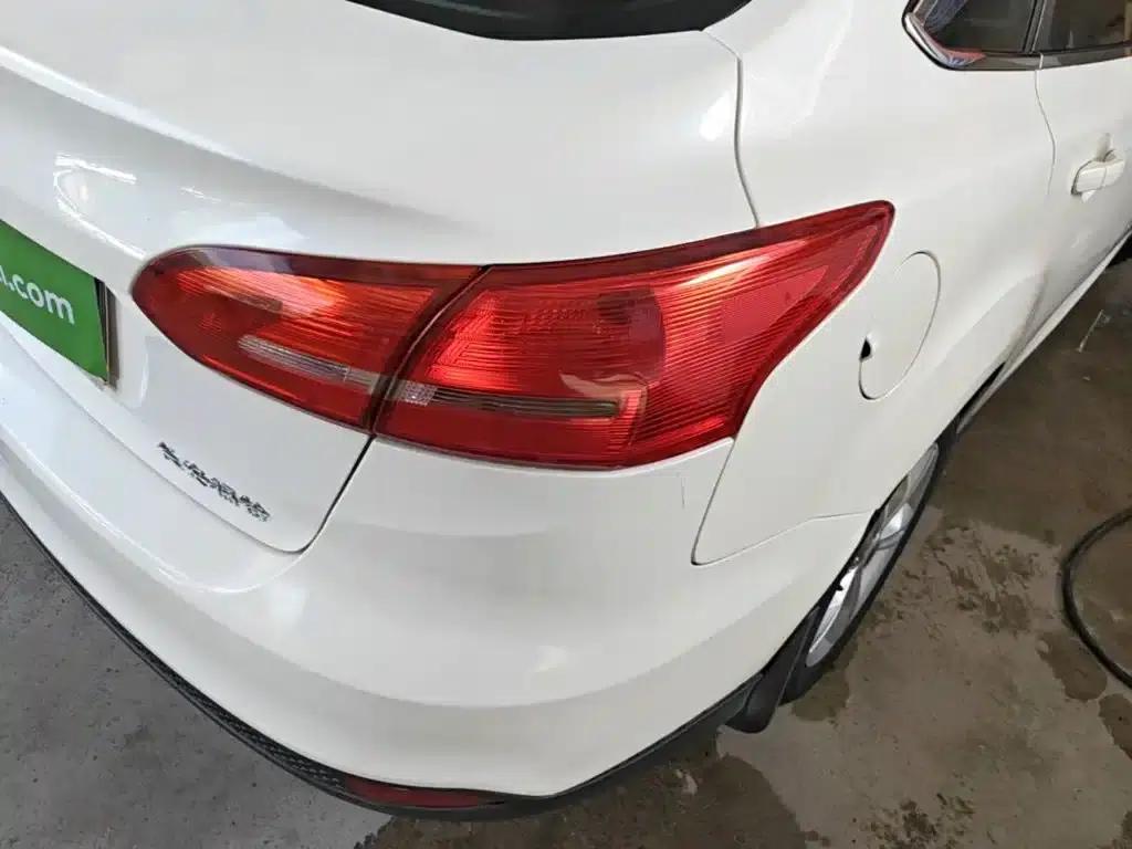Ford Focus 2017 Sedan 1.6L Automatic Comfort Smart Edition — миниатюра 8
