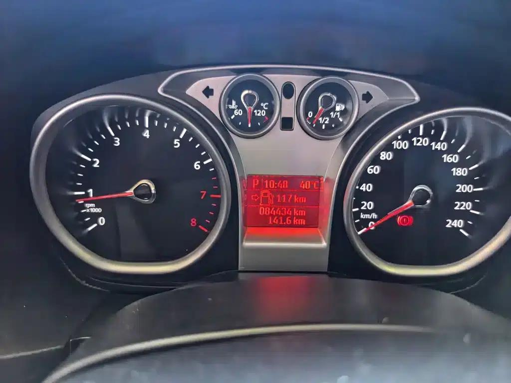 Ford Focus 2013 Hatchback Classic 1.8L Automatic Basic Model — миниатюра 12
