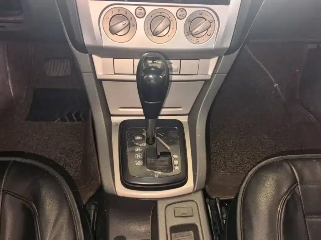 Ford Focus 2013 Hatchback Classic 1.8L Automatic Basic Model — миниатюра 14
