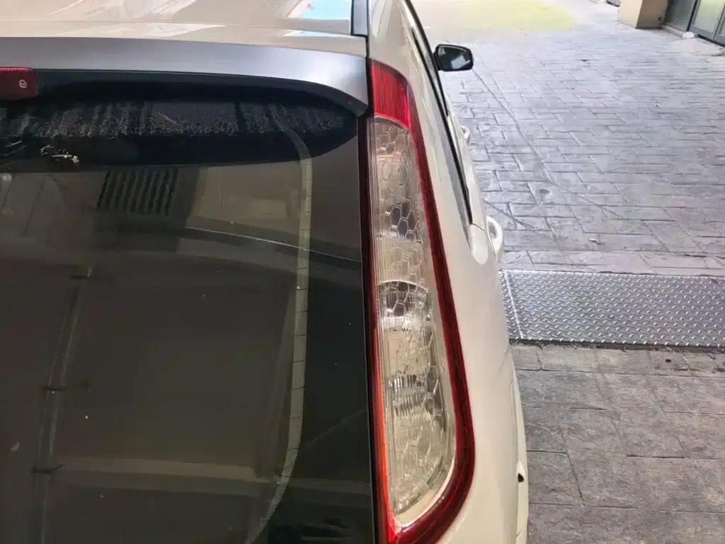 Ford Focus 2013 Hatchback Classic 1.8L Automatic Basic Model — миниатюра 8