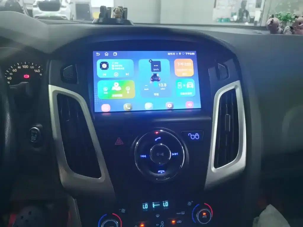 2015 Ford Focus Sedan EcoBoost 180 Automatic Flagship — миниатюра 13