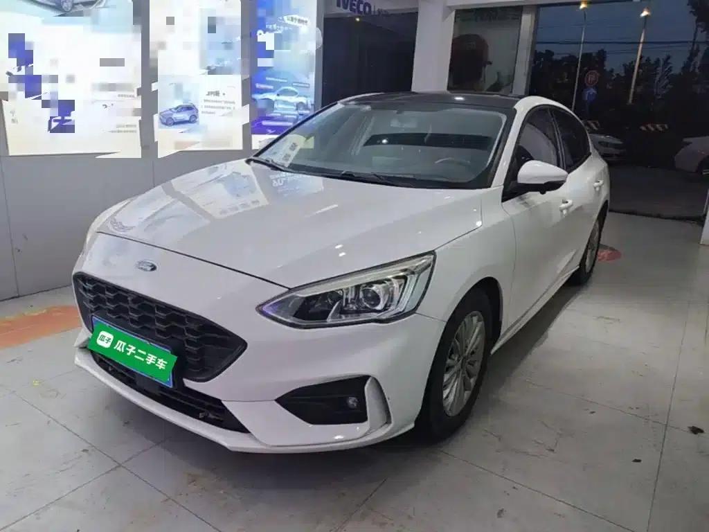 Ford Focus 2020 Sedan 1.5L Automatic Sport Edition — миниатюра 1