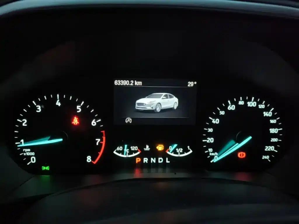 Ford Focus 2020 Sedan 1.5L Automatic Sport Edition — миниатюра 12