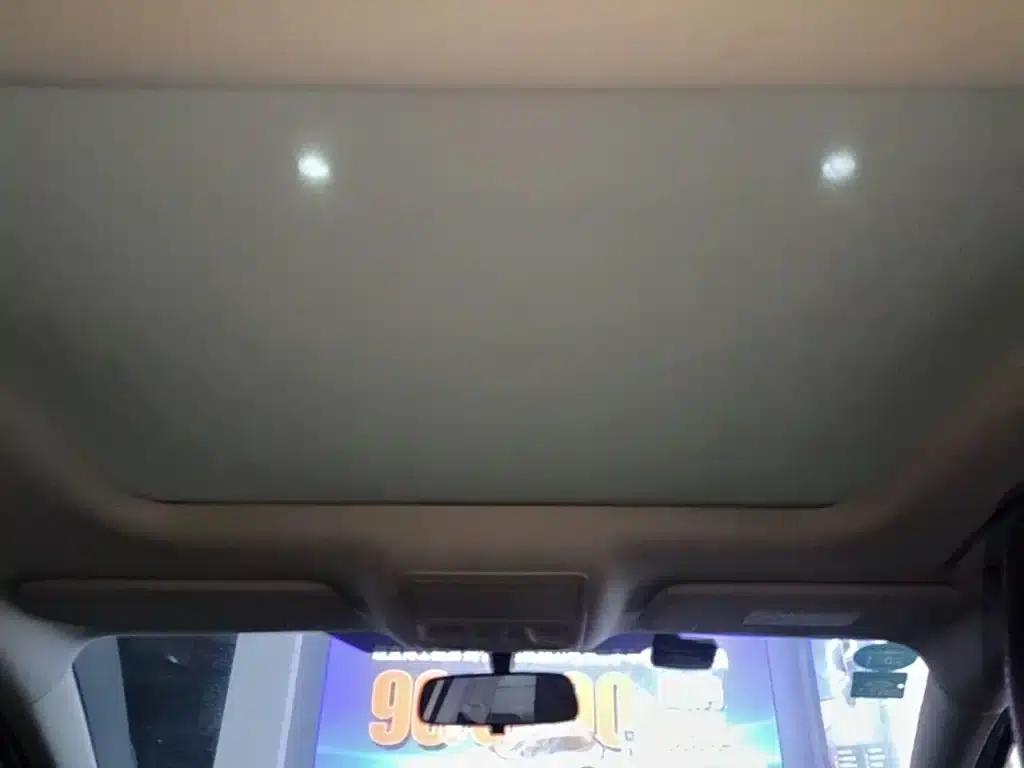 Ford Focus 2020 Sedan 1.5L Automatic Sport Edition — миниатюра 18