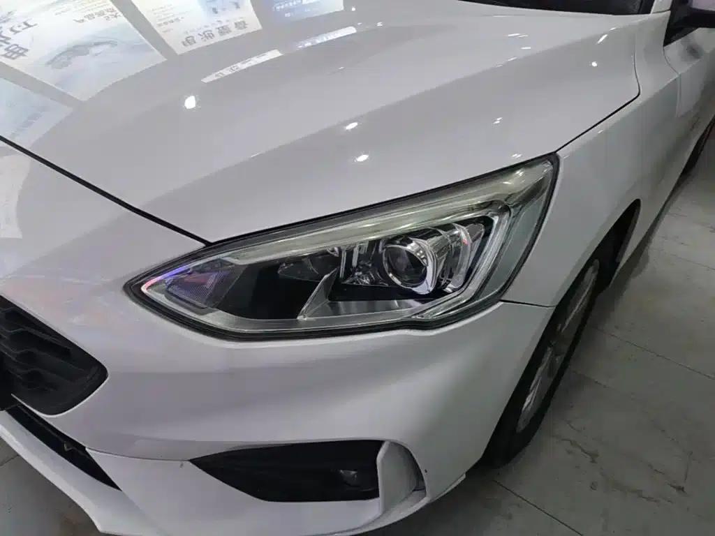 Ford Focus 2020 Sedan 1.5L Automatic Sport Edition — миниатюра 24