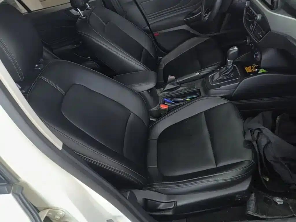 Ford Focus 2020 Sedan 1.5L Automatic Sport Edition — миниатюра 25
