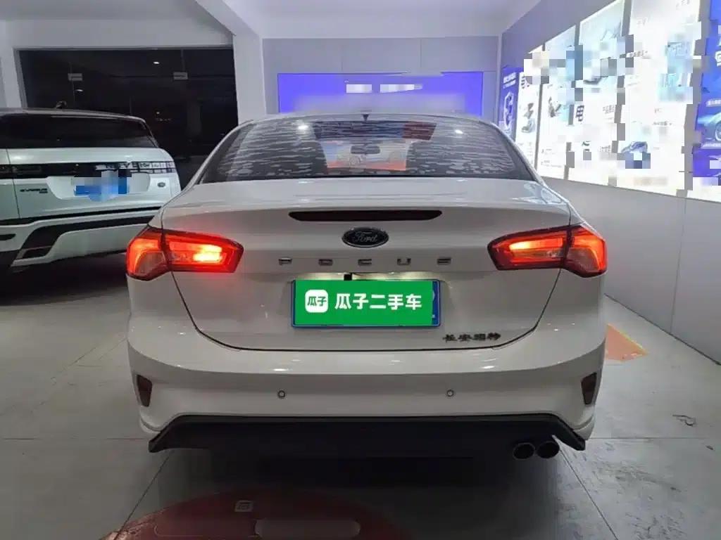 Ford Focus 2020 Sedan 1.5L Automatic Sport Edition — миниатюра 6