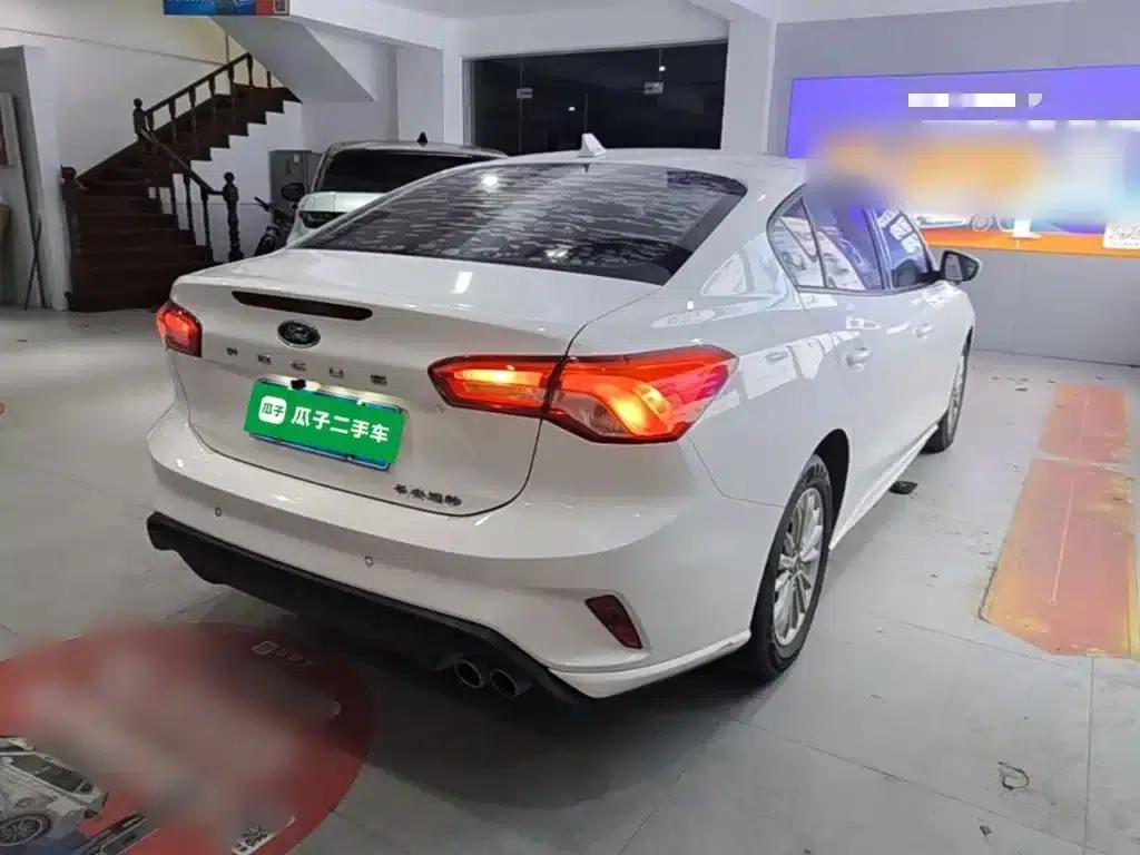 Ford Focus 2020 Sedan 1.5L Automatic Sport Edition — миниатюра 7