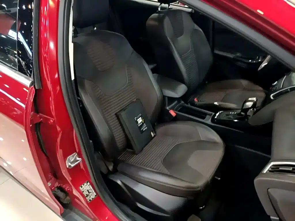 2017 Ford Focus Hatchback EcoBoost 180 Automatic Elite — миниатюра 25