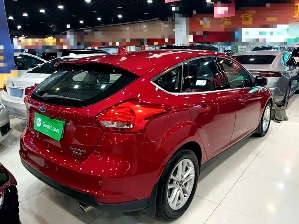 2017 Ford Focus Hatchback EcoBoost 180 Automatic Elite — миниатюра 7