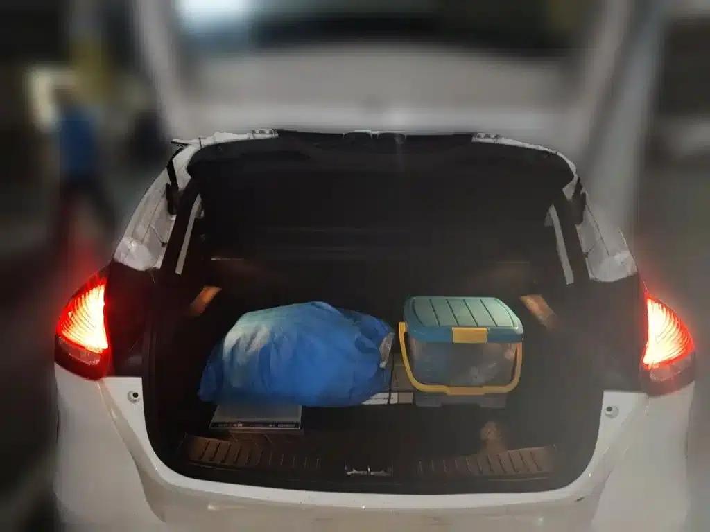 Ford Focus 2015 Hatchback 1.6L Automatic Fashion Edition — миниатюра 16