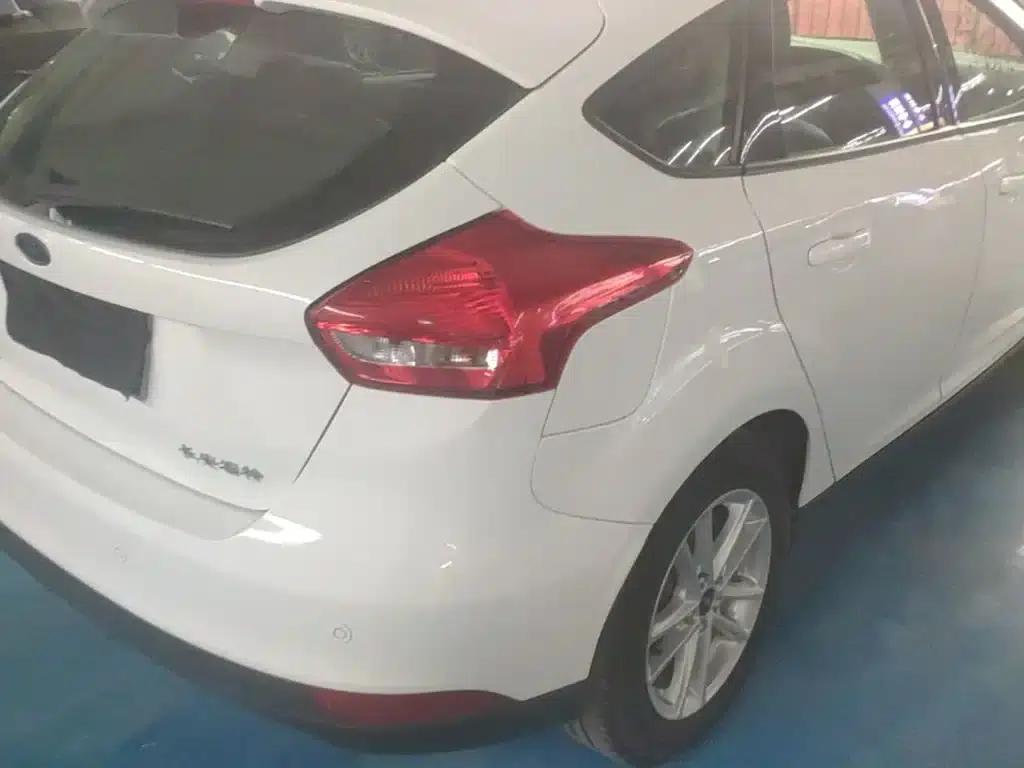 Ford Focus 2017 Hatchback 1.6L Automatic Fashion Smart Edition — миниатюра 8