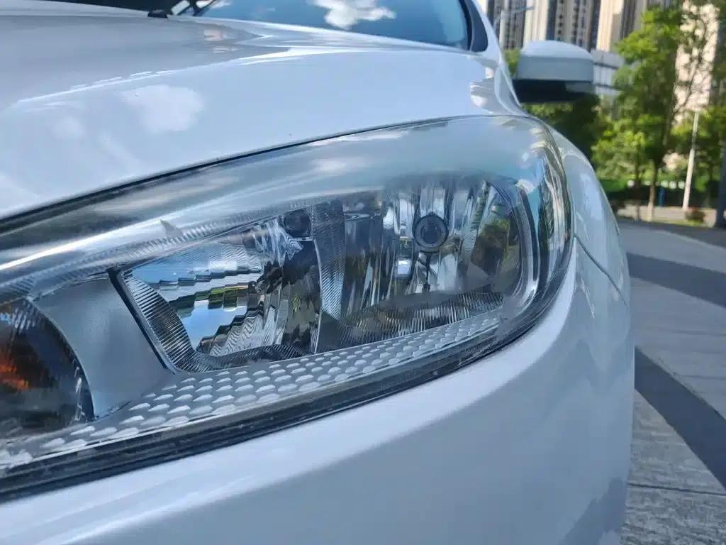 Ford Focus 2017 Sedan 1.6L Manual Comfort Smart Edition — миниатюра 3