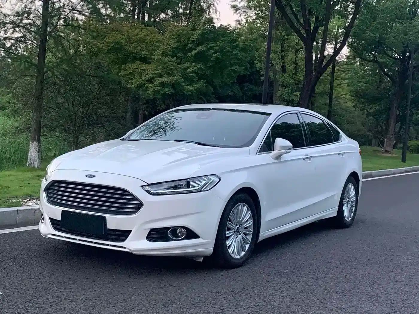 2013 Ford Mondeo 2.0L GTDi200 Luxury — миниатюра 1