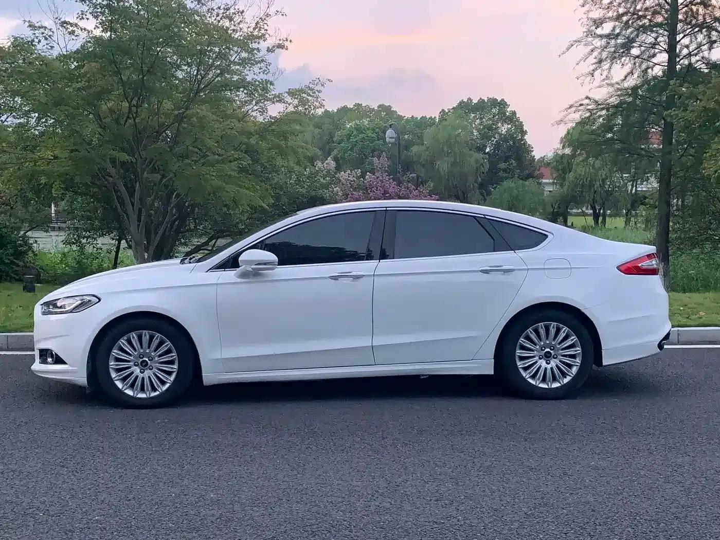 2013 Ford Mondeo 2.0L GTDi200 Luxury — миниатюра 5