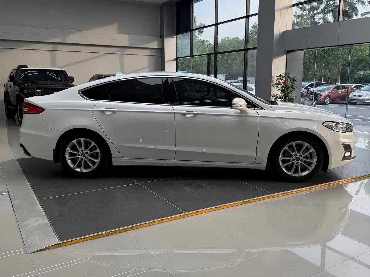 2020 Ford Mondeo EcoBoost 180 Fashion Edition — миниатюра 4