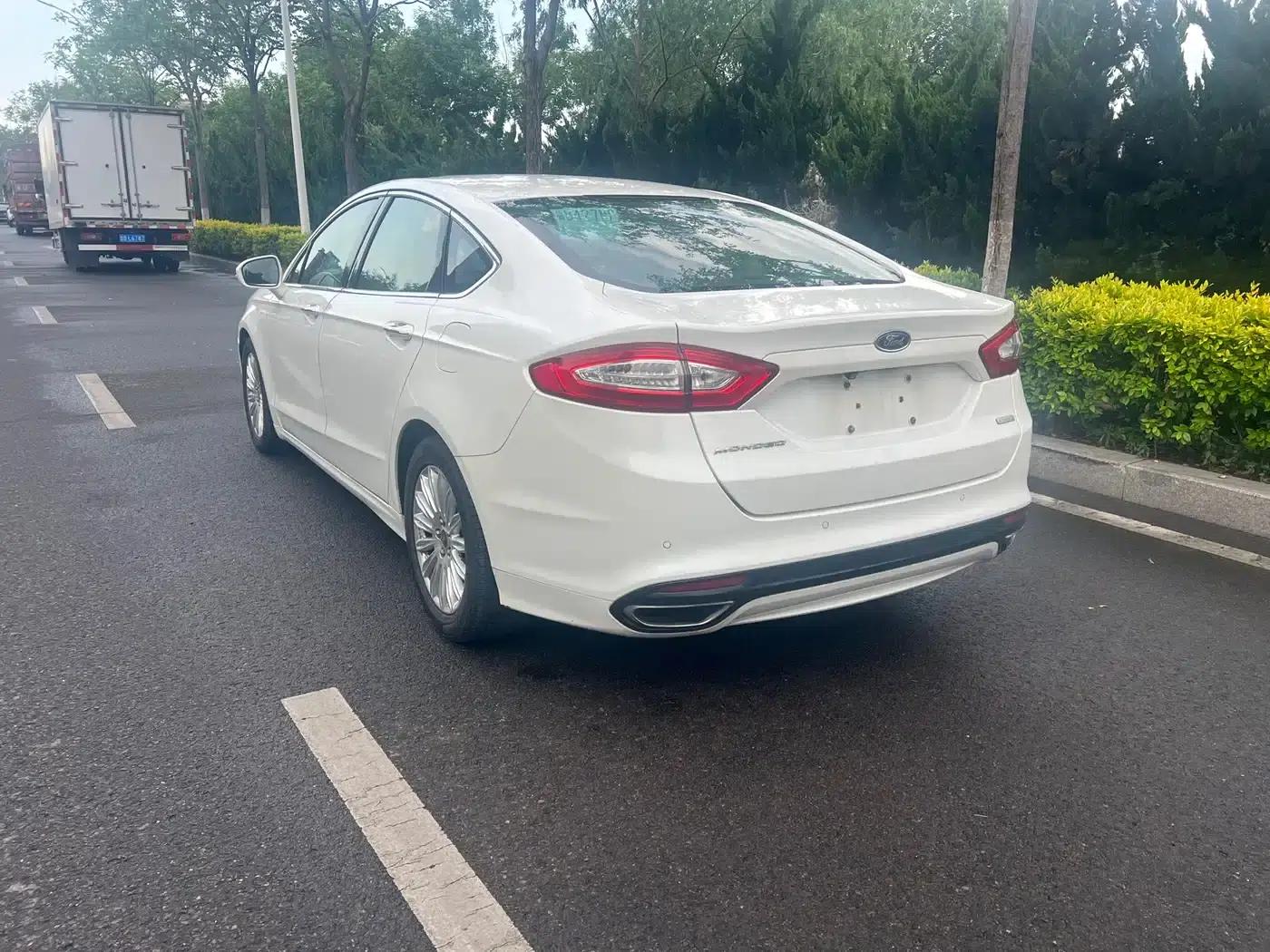 2013 Ford Mondeo 2.0L GTDi200 Fashion Edition — миниатюра 5