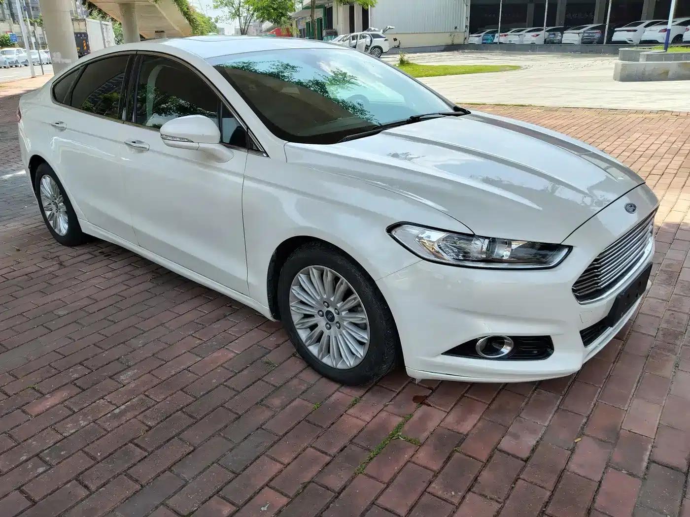 2013 Ford Mondeo 2.0L GTDi200 Fashion Edition — миниатюра 3