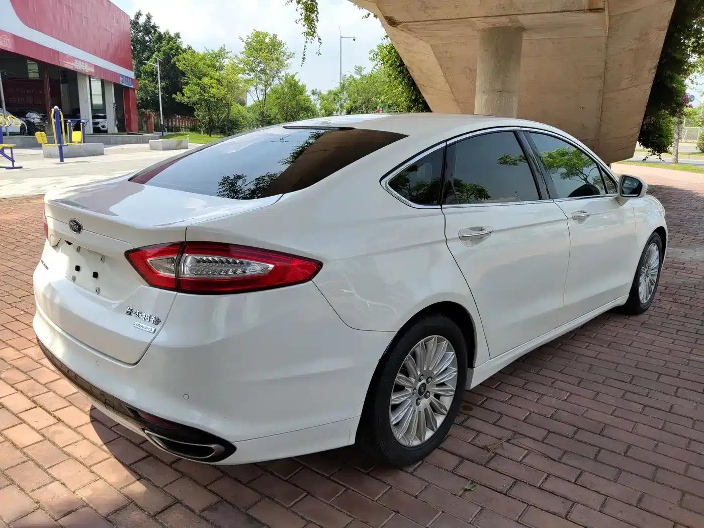 2013 Ford Mondeo 2.0L GTDi200 Fashion Edition — миниатюра 4