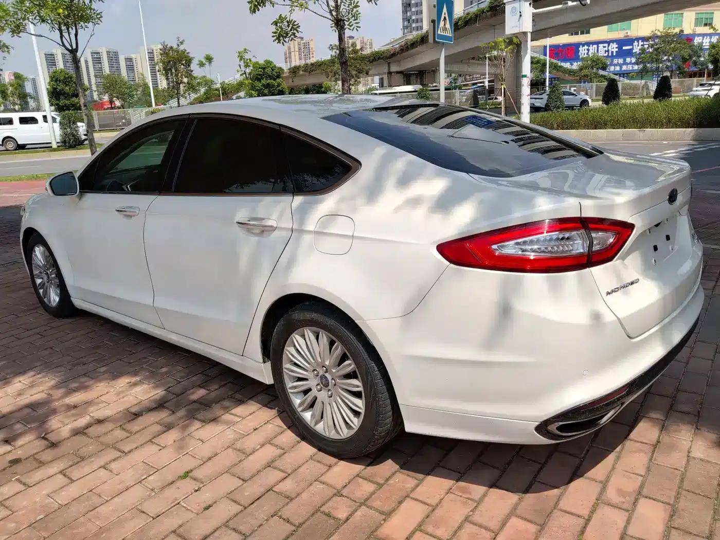 2013 Ford Mondeo 2.0L GTDi200 Fashion Edition — миниатюра 6