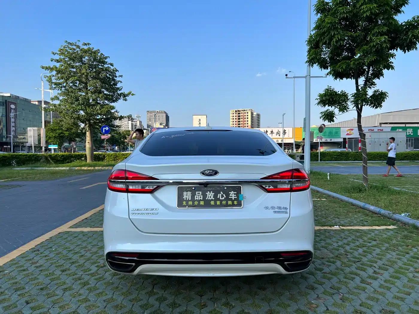 2017 Ford Mondeo EcoBoost 180 Supreme Edition — миниатюра 5