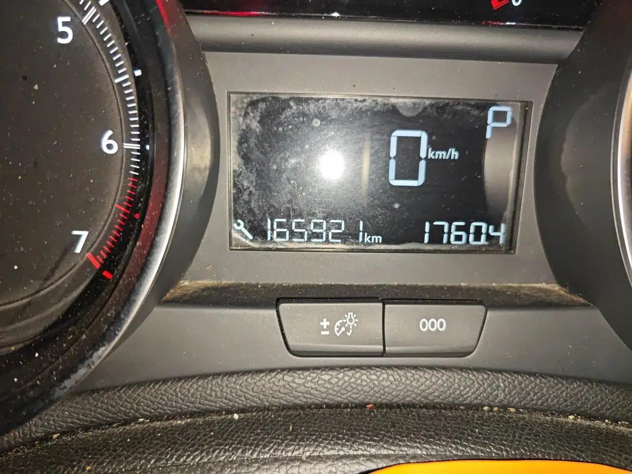 Peugeot 408 2016 1.6T Automatic Luxury Edition — миниатюра 12