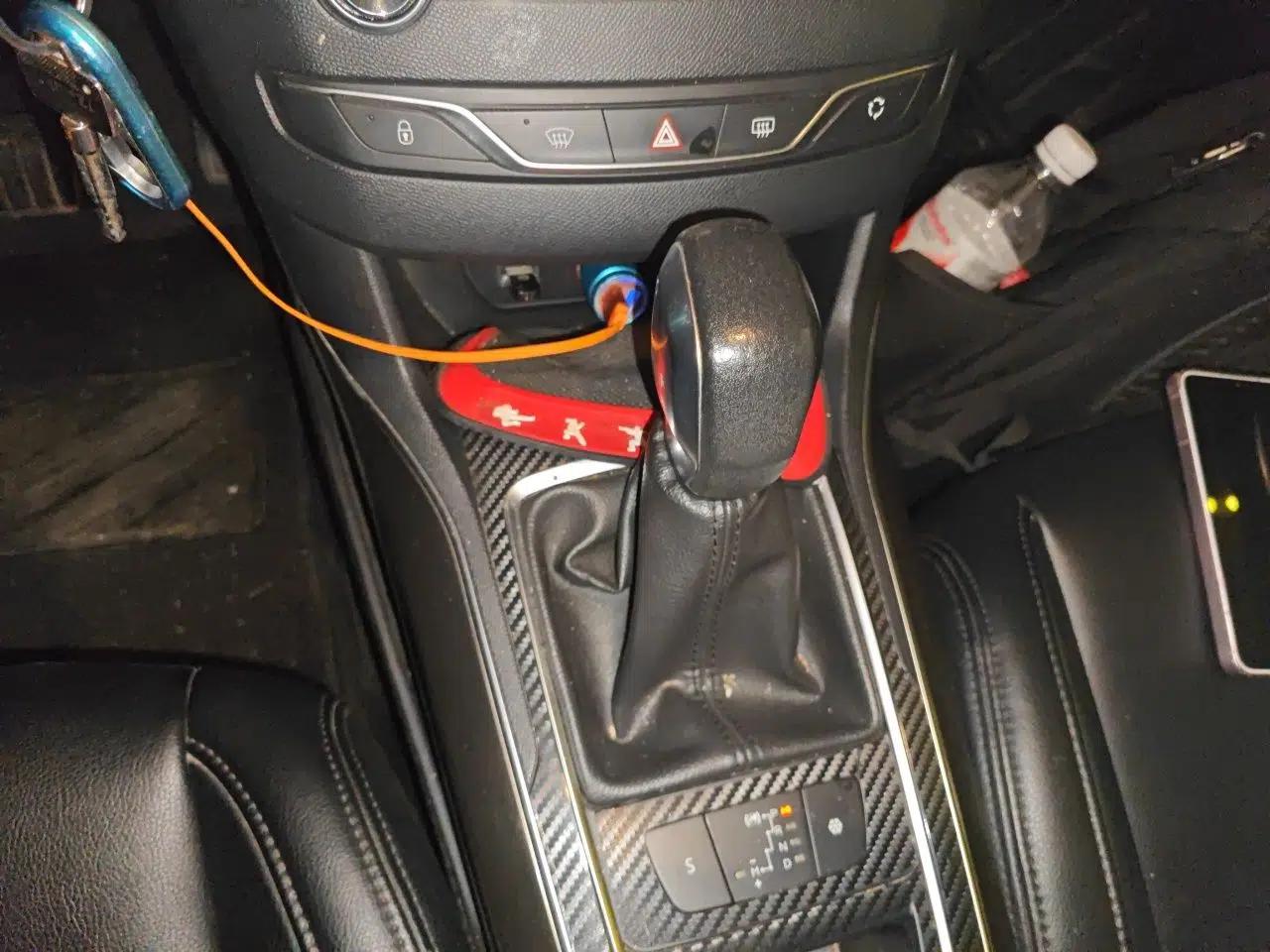 Peugeot 408 2016 1.6T Automatic Luxury Edition — миниатюра 14