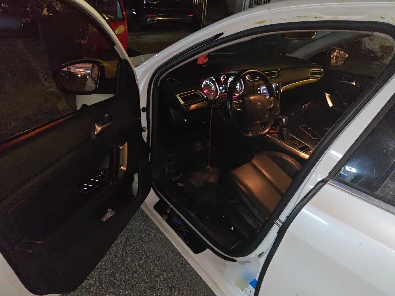 Peugeot 408 2016 1.6T Automatic Luxury Edition — миниатюра 16