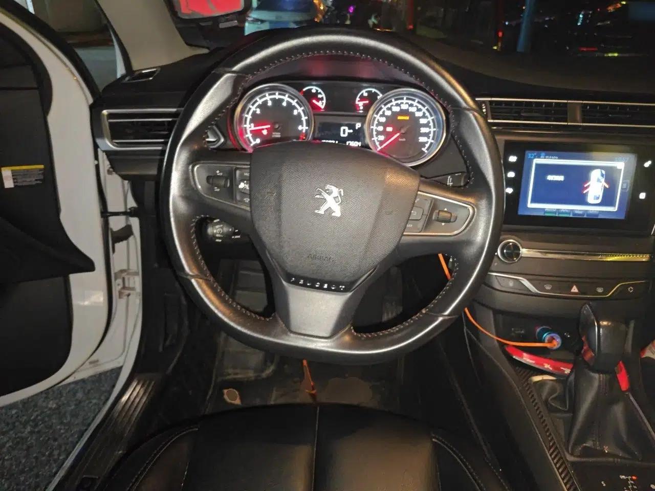 Peugeot 408 2016 1.6T Automatic Luxury Edition — миниатюра 10