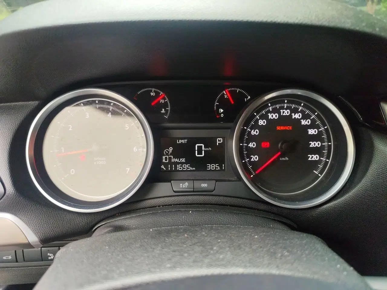Peugeot 408 2015 1.2T Automatic Luxury Edition — миниатюра 11