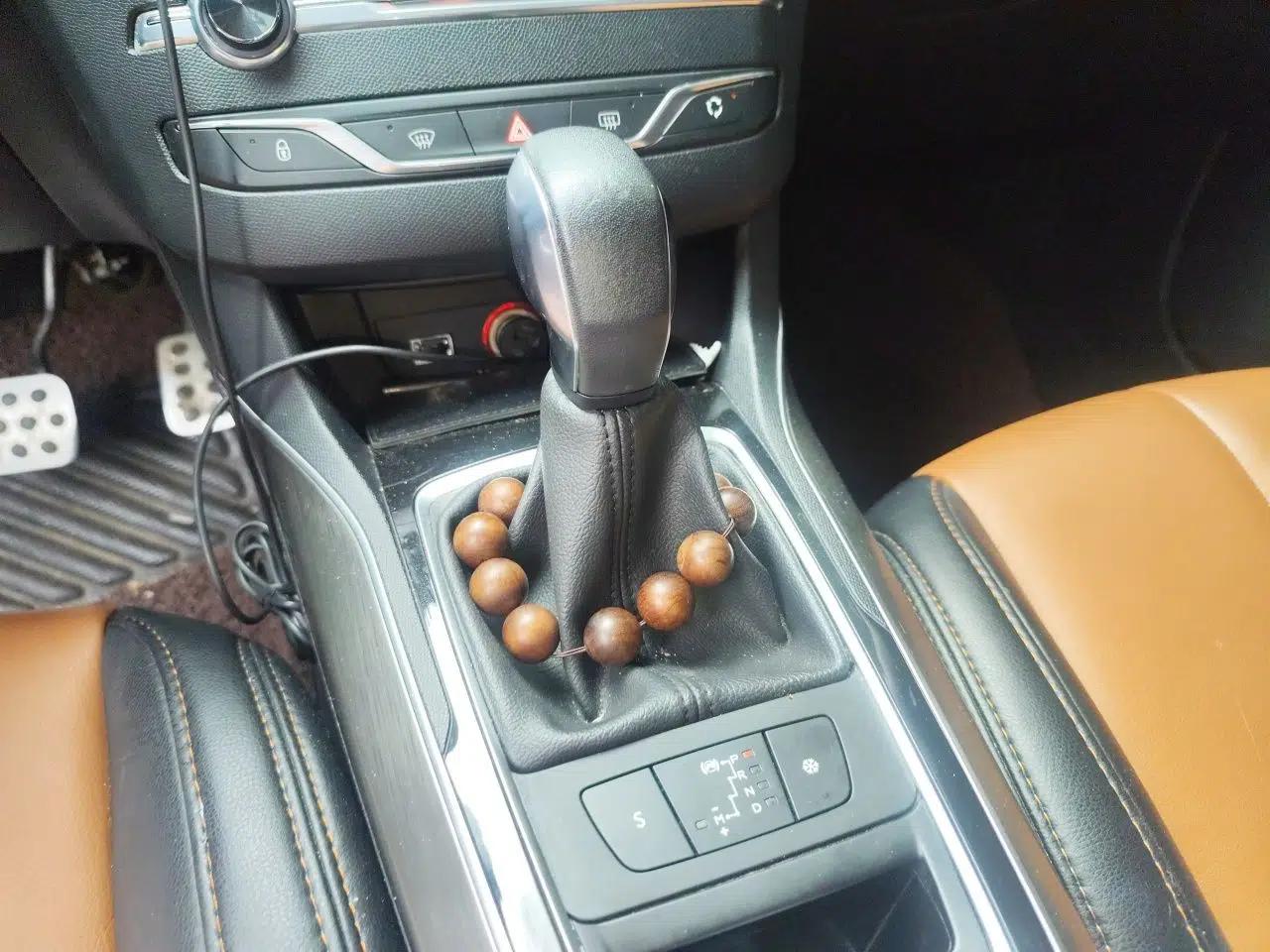 Peugeot 408 2015 1.2T Automatic Luxury Edition — миниатюра 14