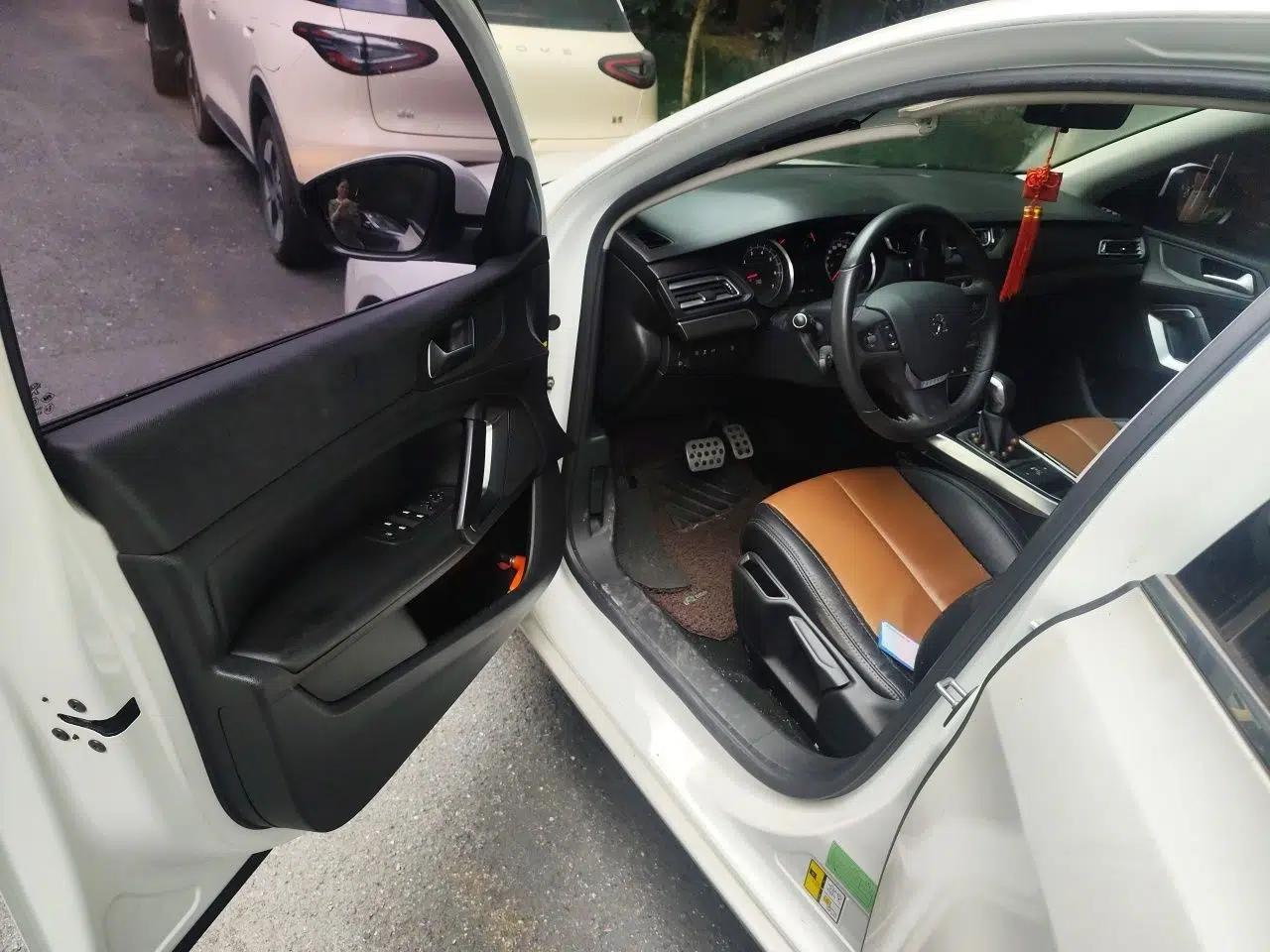Peugeot 408 2015 1.2T Automatic Luxury Edition — миниатюра 16