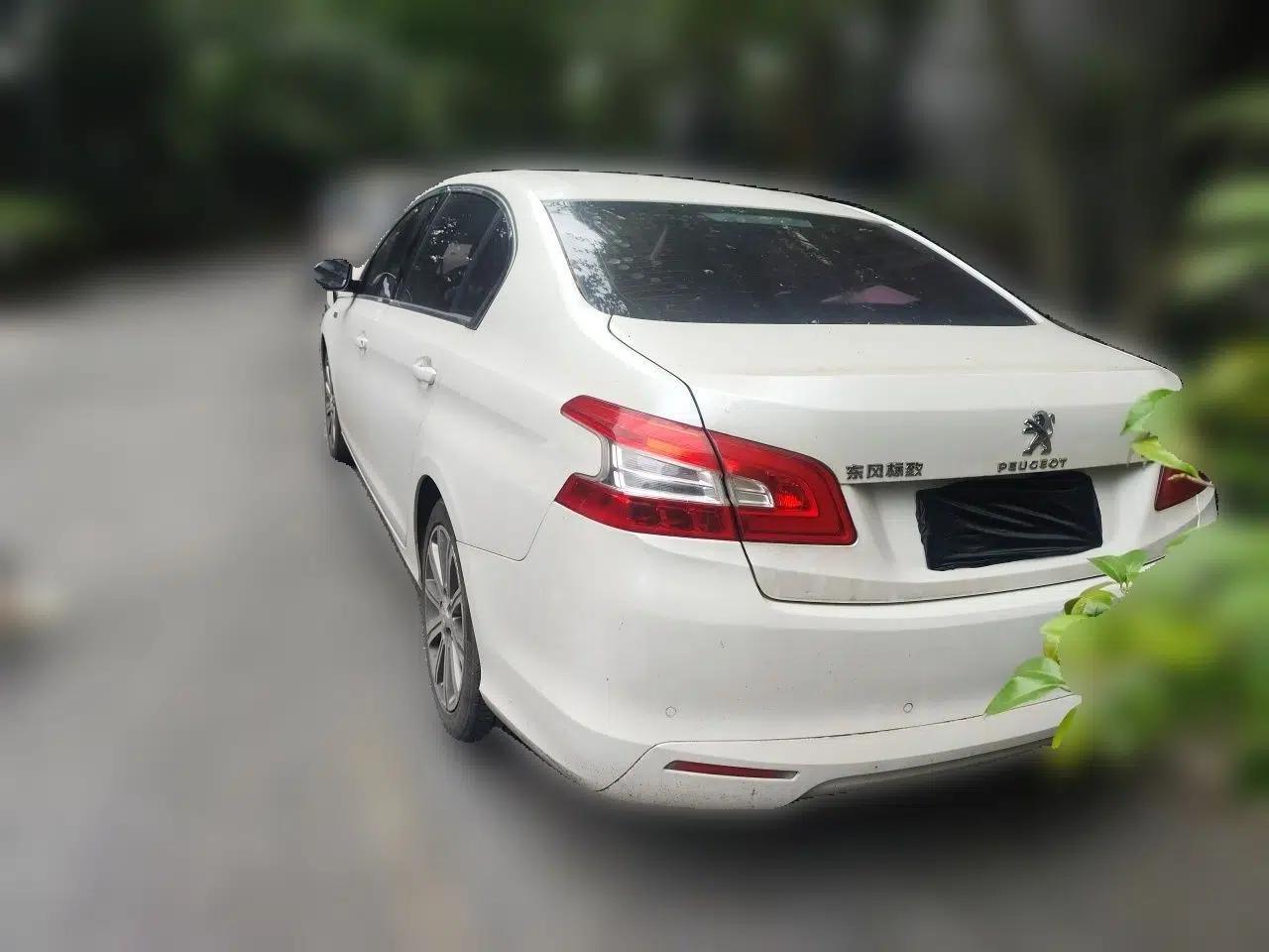Peugeot 408 2015 1.2T Automatic Luxury Edition — миниатюра 4