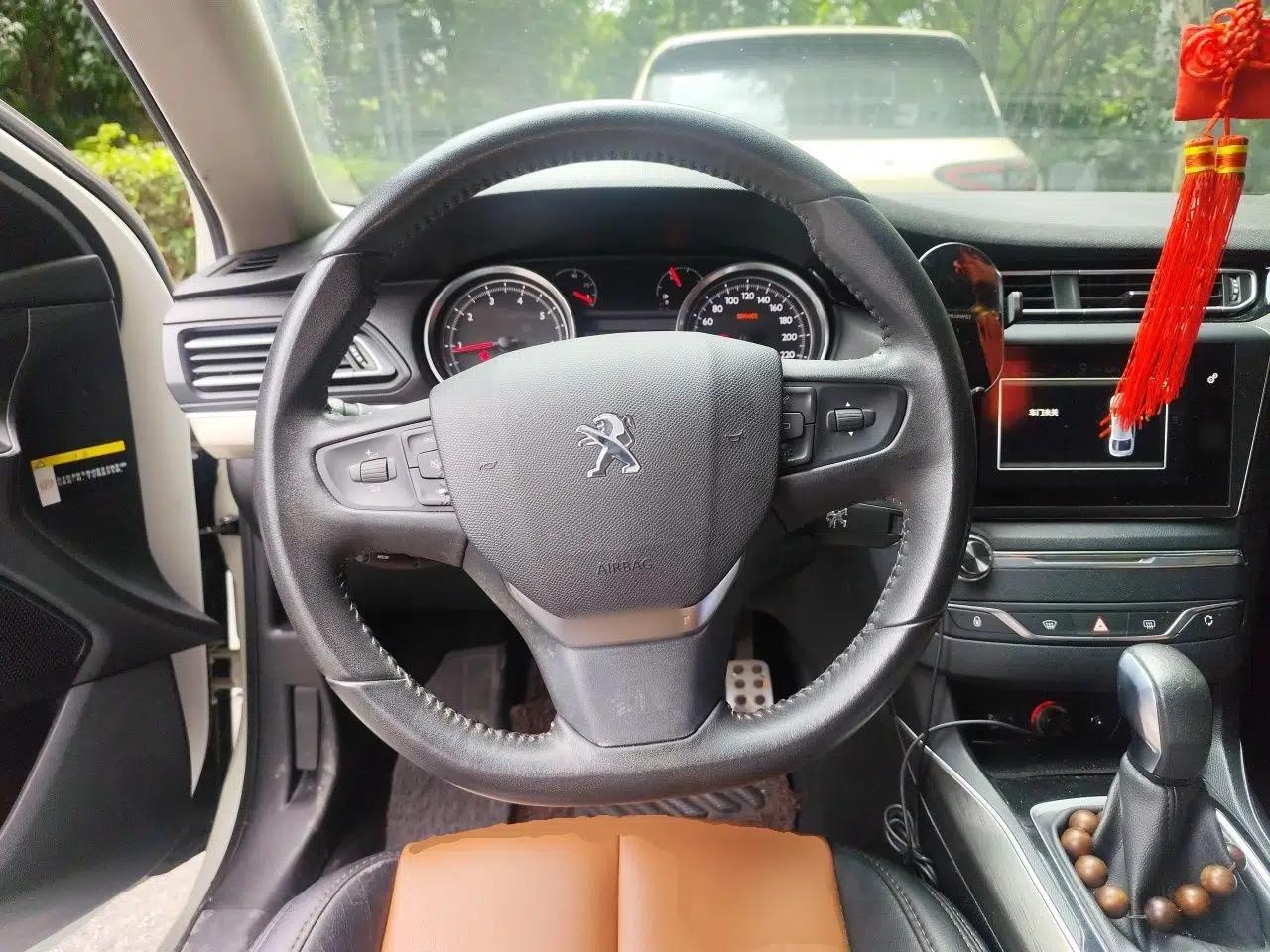 Peugeot 408 2015 1.2T Automatic Luxury Edition — миниатюра 10