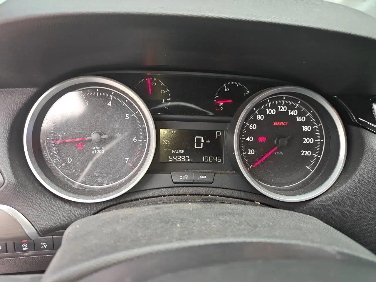Peugeot 408 2018 350THP Automatic Luxury Edition — миниатюра 12