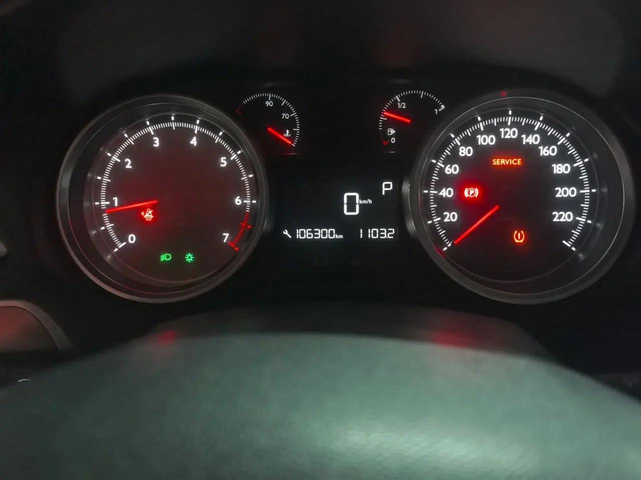 Peugeot 408 2018 1.8L Automatic Luxury Edition — миниатюра 12