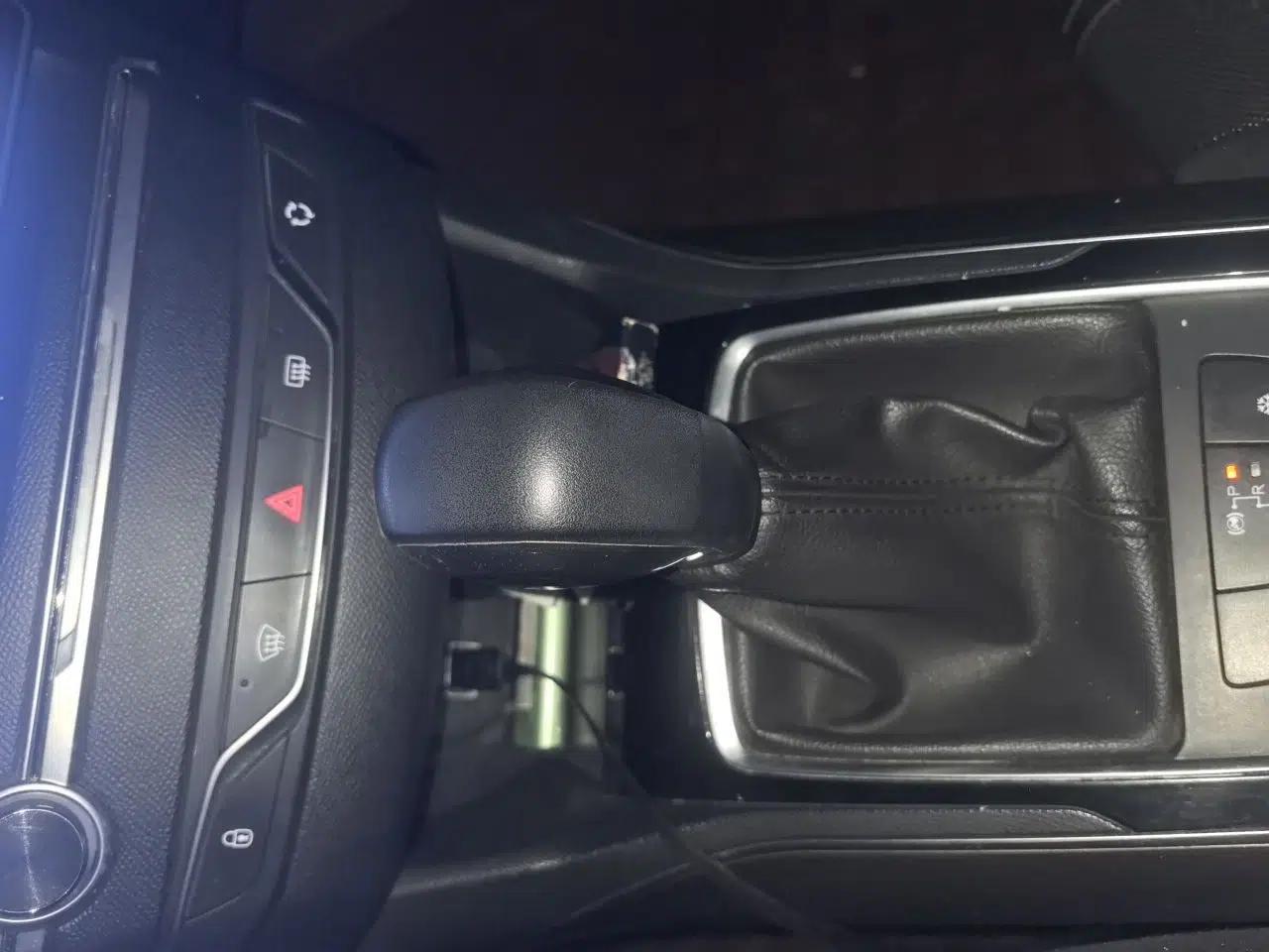 Peugeot 408 2018 1.8L Automatic Luxury Edition — миниатюра 14