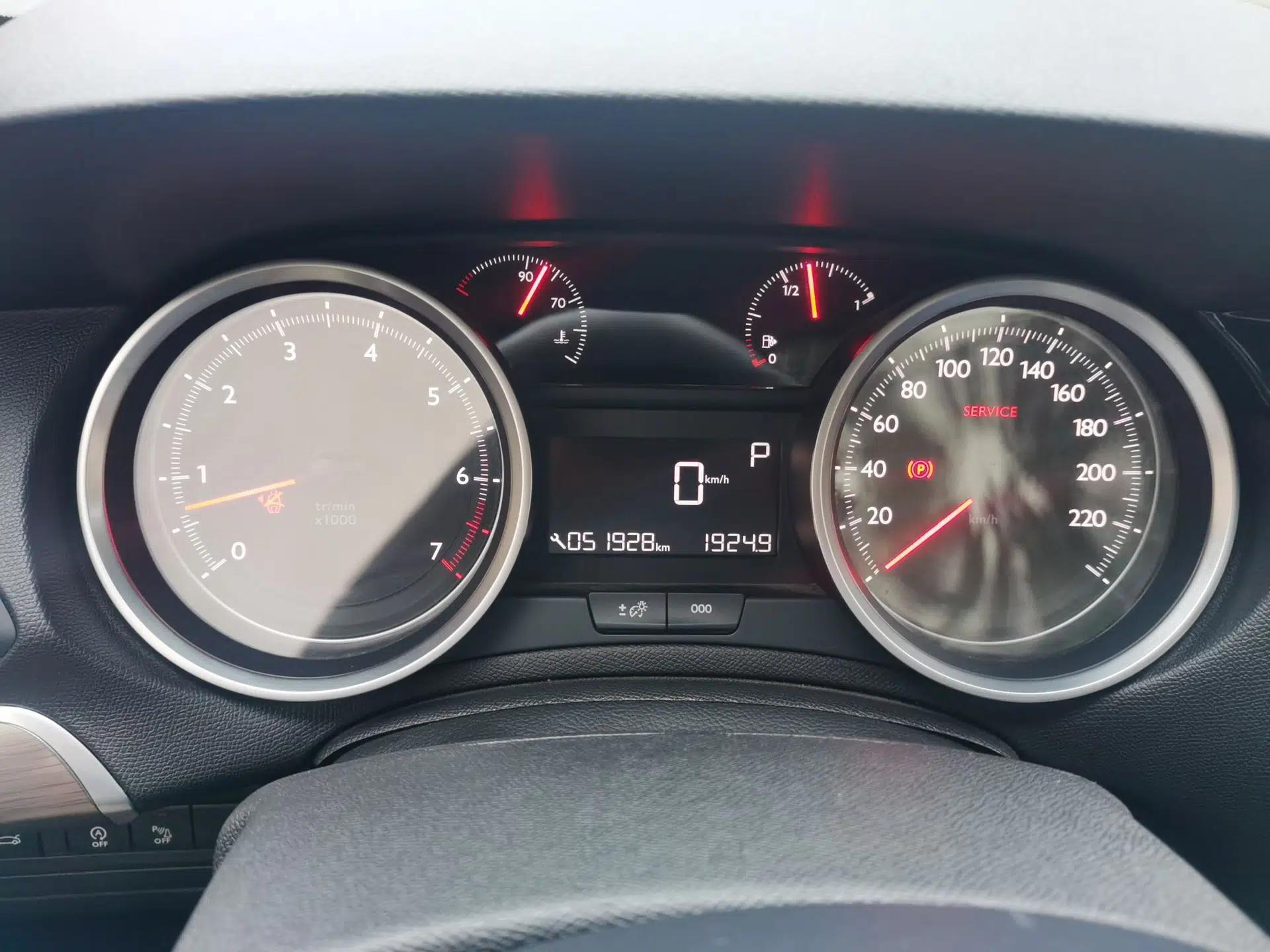 Peugeot 408 2018 Revised 350THP Automatic Luxury Edition — миниатюра 11