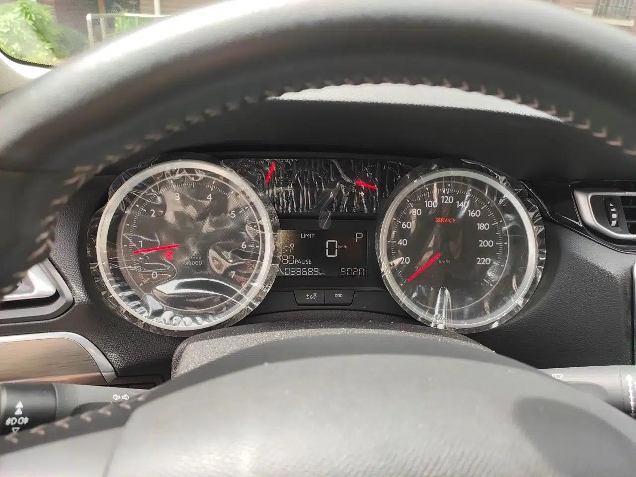 Peugeot 408 2016 1.6T Automatic Luxury Edition — миниатюра 11