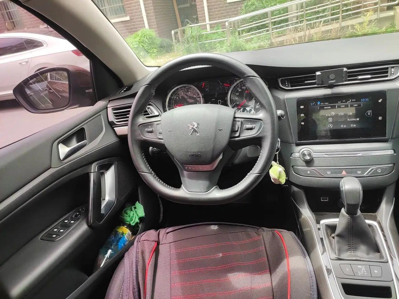 Peugeot 408 2016 1.6T Automatic Luxury Edition — миниатюра 10